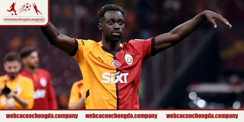 Hậu vệ Davinson Sánchez